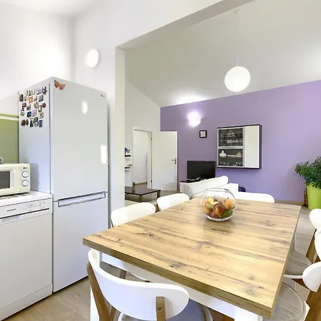 Homestay Pula Apartament Pula