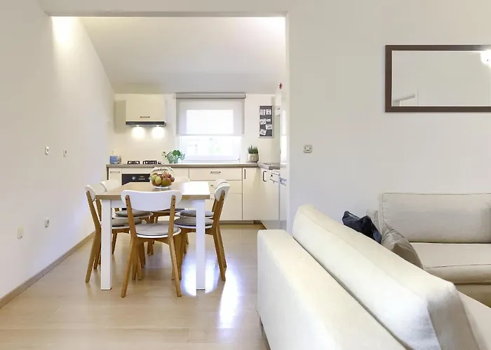 Apartment Homestay Pula *
