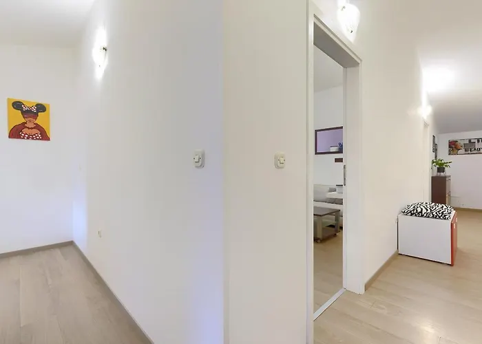 Apartment Homestay Pula