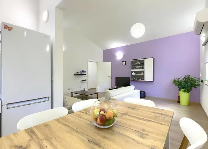 아파트 Homestay Pula 풀라