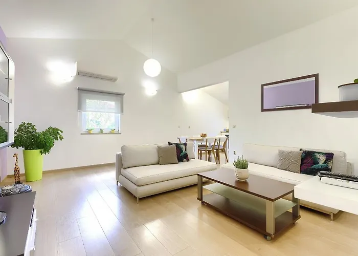 아파트 Homestay Pula