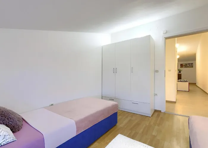 Homestay Pula 아파트 *