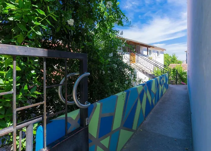 Homestay Pula * 풀라